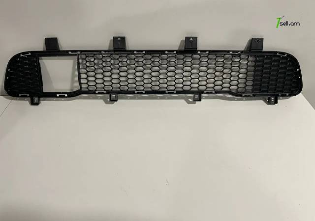 Jeep Compass առջևի բամպերի ցանց distronic-ի տեղով (2017-2023)