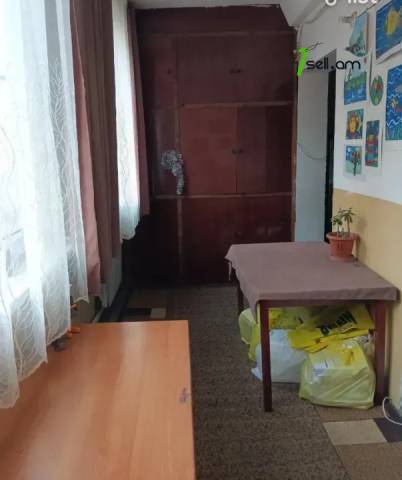 3 սենյականոց բնակարան Ծովակալ Իսակովի պողոտայում, 78 ք.մ., 3/9 հարկ, մի քանի պատշգամբ