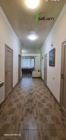 Մեկ հարկանի տուն Մհեր Մկրտչյանի 7-րդ փողոցում Առինջում, 80 քմ, կապիտալ վերանորոգված