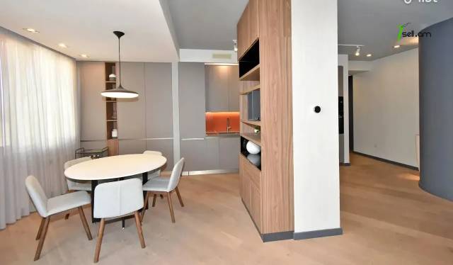 3 սենյականոց բնակարան նորակառույց շենքում Կոմիտասի պողոտայում, 106 ք.մ., բարձր առաստաղներ