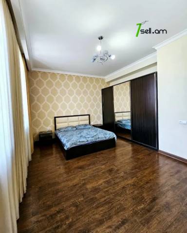 Երեք հարկանի քարե տուն Սասունցի Դավիթ փողոցում Էրեբունիում, 200 ք.մ., 3+ սանհանգույց