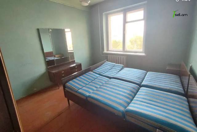 2 սենյականոց բնակարան Բակունցի փողոցում, 60 քմ, նախավերջին հարկ, քարե շենք