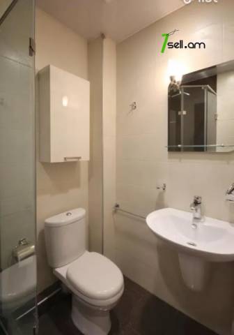 2 սենյականոց բնակարան Աբովյան փողոցում, 55 ք.մ., բարձր առաստաղներ, 3/5 հարկ