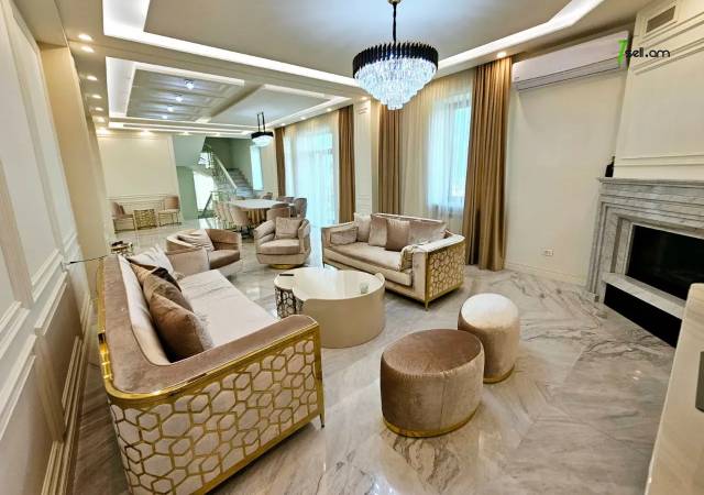 Երեք հարկանի քարե տուն, Նորք-Մարաշ վարչական շրջան Նորք Մարաշում, 660 ք.մ., 3+ սանհանգույց