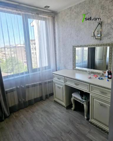 2 սենյականոց բնակարան Վահրամ Փափազյան փողոցում, 60 քմ, նախավերջին հարկ, կապիտալ վերանորոգված