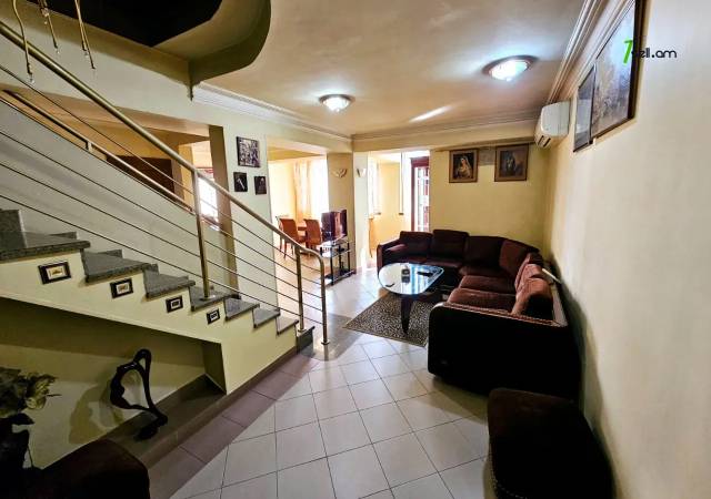 4 սենյականոց բնակարան Վարդանանց փողոցում, 140 ք.մ., 2 սանհանգույց, 5/10 հարկ, կապիտալ վերանորոգված