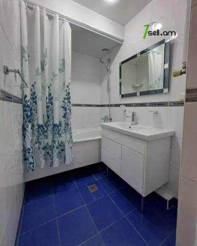 2 սենյականոց բնակարան Տիգրան Մեծի պողոտայում, 65 ք.մ., կապիտալ վերանորոգված, քարե շենք