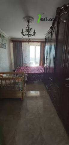 4 սենյականոց բնակարան Կոմիտասի պողոտայում, 84 քմ, 6/9 հարկ, 2 սանհանգույց, կապիտալ վերանորոգված