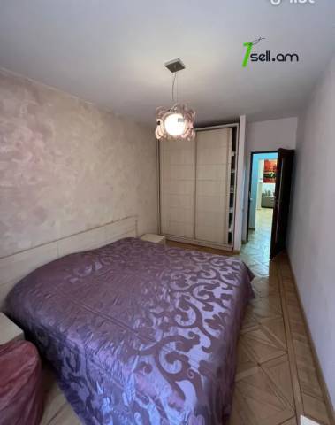 3 սենյականոց բնակարան Տպագրիչների փողոցում, 90 ք.մ., 2/4 հարկ, 2 սանհանգույց, բարձր առաստաղներ