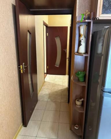 2 սենյականոց բնակարան Արամ Խաչատրյանի փողոցում, 60 ք.մ., 2/5 հարկ, կապիտալ վերանորոգված, քարե շենք