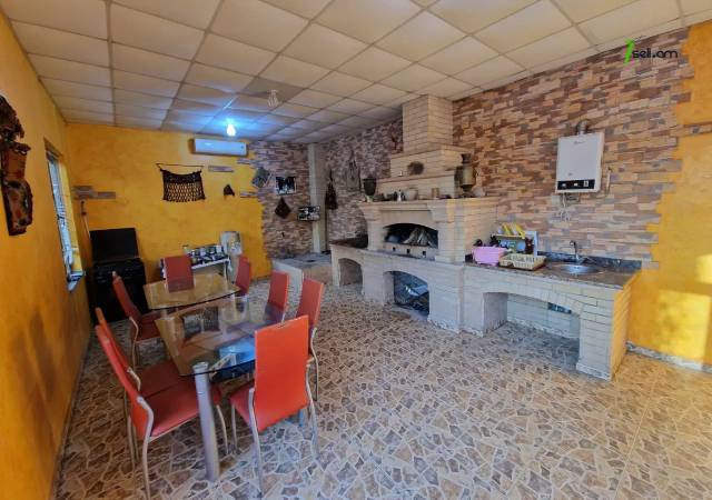 Երեք հարկանի քարե տուն Գևորգ Հովսեփյանի փողոցում Նորք Մարաշում, 1900 քմ, 3+ սանհանգույց