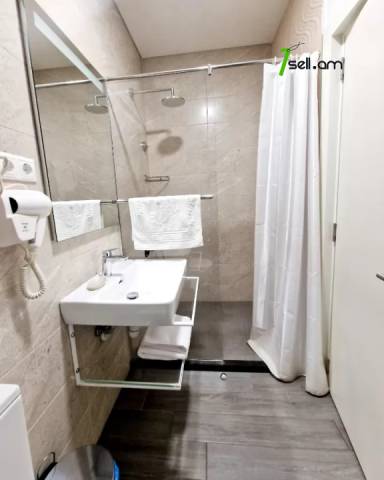 Չորս հարկանի քարե տուն Նաիրի Զարյան փողոցում Արաբկիրում, 800 քմ, 3+ սանհանգույց