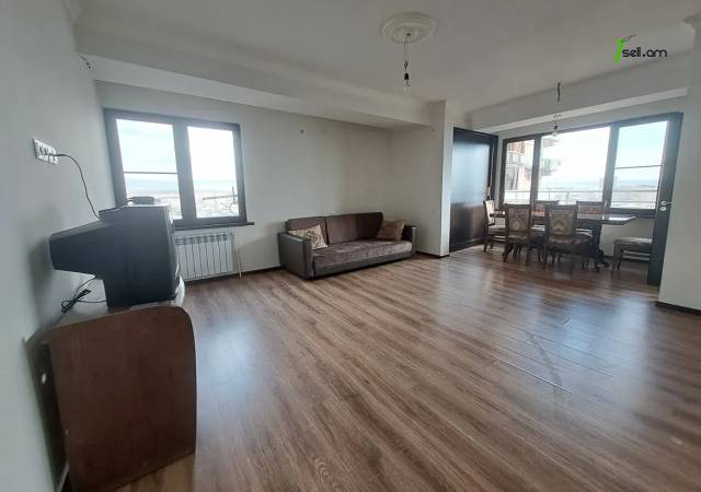 3 սենյականոց բնակարան Արցախի պողոտայում, 81 ք.մ., 2 սանհանգույց, 10/14 հարկ, կապիտալ վերանորոգված