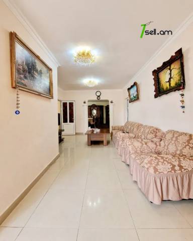 Երկու հարկանի քարե տուն Միչուրինի փողոցում Էրեբունիում, 380 ք.մ., 3+ սանհանգույց, եվրովերանորոգված