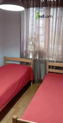 3 սենյականոց բնակարան, Դավիթ Մալյան փողոցի նրբանցք, 73 ք.մ., կապիտալ վերանորոգված, քարե շենք