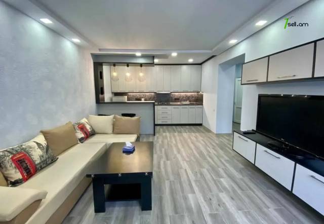 2 սենյականոց բնակարան Պարոնյանի փողոցում, 45 քմ, 1/5 հարկ, կապիտալ վերանորոգված, քարե շենք