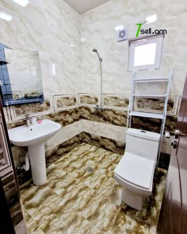 Երեք հարկանի քարե տուն, Նոյ թաղամաս Աջափնյակում, 300 ք.մ., 3+ սանհանգույց, եվրովերանորոգված