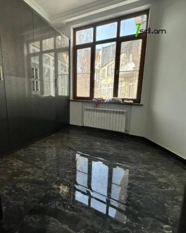 2 սենյականոց բնակարան Մեսրոպ Մաշտոցի պողոտայում, 90 ք.մ., բարձր առաստաղներ, նախավերջին հարկ