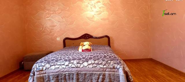 Երկու հարկանի քարե տուն Էրեբունիում, 550 ք.մ., 2 սանհանգույց, եվրովերանորոգված