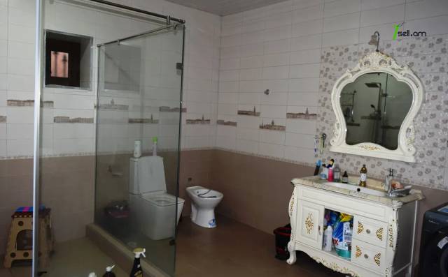 Երկու հարկանի քարե տուն 13-րդ փողոցում Գյումրիում, 716 քմ, 3+ սանհանգույց