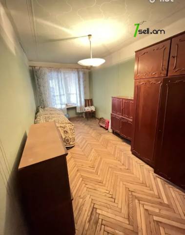 4 սենյականոց բնակարան Դրոյի փողոցում, 125 ք.մ., նախավերջին հարկ, քարե շենք