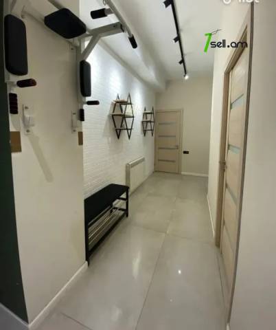 2 սենյականոց բնակարան նորակառույց շենքում Երզնկյան փողոցում, 61 քմ, 2/5 հարկ, բարձր առաստաղներ