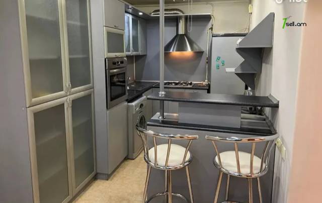 2 սենյականոց բնակարան Թումանյան փողոցում, 60 քմ, բարձր առաստաղներ, կապիտալ վերանորոգված