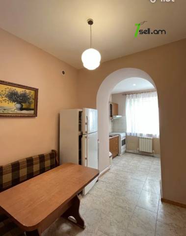 4 սենյականոց բնակարան Կոմիտասի պողոտայում, 110 քմ, նախավերջին հարկ, 2 սանհանգույց, բարձր առաստաղներ