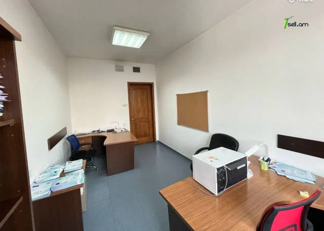 Բազմաֆունկցիոնալ գույք Պարոնյան փողոցում կենտրոնում, 95 քմ