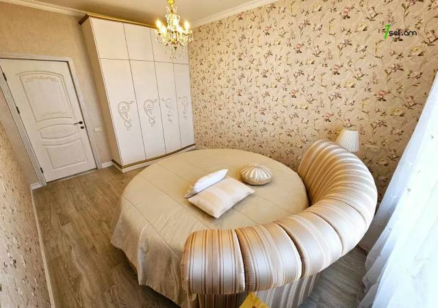 Երկու հարկանի քարե տուն Ամառանոցային փողոցում Ջրվեժում, 2100 քմ, 2 սանհանգույց, կապիտալ վերանորոգված