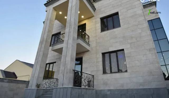 Երեք հարկանի քարե տուն Պարույր Սևակի փողոցում Ավանում, 500 ք.մ., 3+ սանհանգույց
