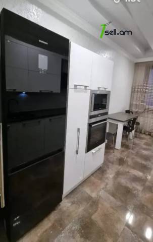 3 սենյականոց բնակարան նորակառույց շենքում Նիկողայոս Ադոնցի փողոցում, 90 ք.մ., բարձր առաստաղներ