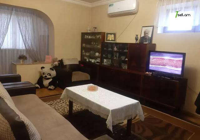 3 սենյականոց բնակարան Արցախի պողոտայում, 57 ք.մ., եվրովերանորոգված, քարե շենք