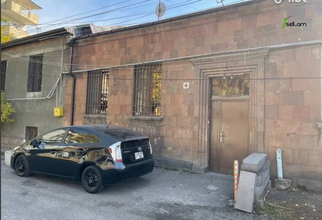 Մեկ հարկանի քարե տուն Բաղրամյան պողոտայում կենտրոնում, 365 քմ