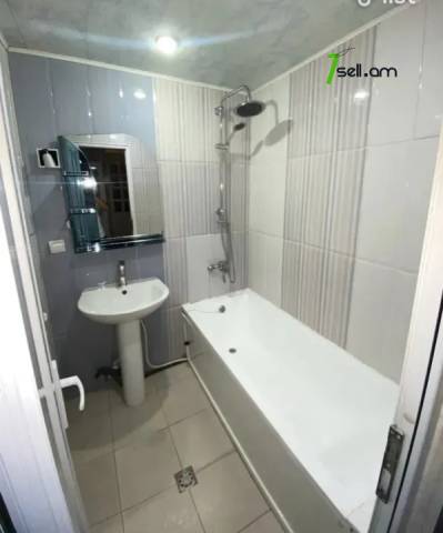 3 սենյականոց բնակարան, Չարենց թաղամաս, 82 քմ, 8/14 հարկ, կոսմետիկ վերանորոգում