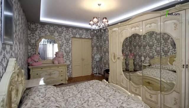 Երկու հարկանի քարե տուն Լուսինե Զաքարյան փողոցում Նորք Մարաշում, 343 քմ, 2 սանհանգույց