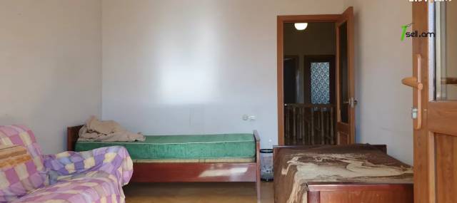 Երկու հարկանի քարե տուն Արաբկիրում, 200 ք.մ., 2 սանհանգույց, եվրովերանորոգված