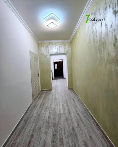 Երկու հարկանի քարե տուն Նոր Արեշի 37րդ փողոցում Էրեբունիում, 855 ք.մ., 2 սանհանգույց