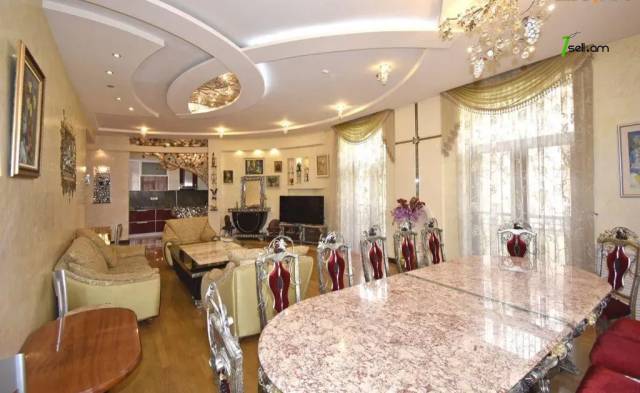 4 սենյականոց բնակարան Թումանյան փողոցում, 135 ք.մ., 3/5 հարկ, 2 սանհանգույց, բարձր առաստաղներ