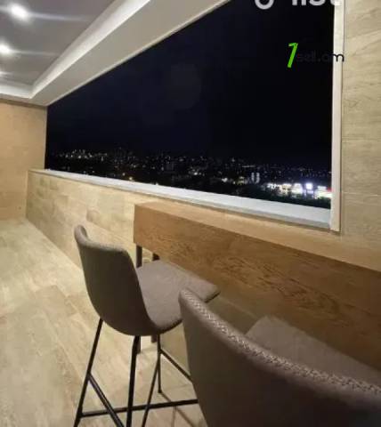 3 սենյականոց բնակարան նորակառույց շենքում Նելսոն Ստեփանյան փողոցում, 73 ք.մ., բարձր առաստաղներ