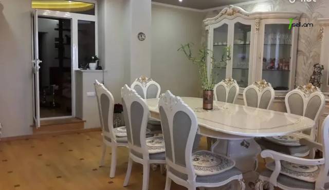 6 սենյականոց բնակարան Լվովյան փողոցում, 200 ք.մ., 2/5 հարկ, 2 սանհանգույց, բարձր առաստաղներ