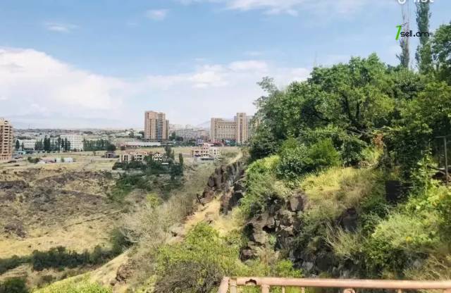 Հողատարածք բնակելի շինությունների համար Համո Սահյան փողոցում Արաբկիրում, 550 քմ