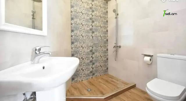 3 սենյականոց բնակարան նորակառույց շենքում Տերյան փողոցում, 130 ք.մ., 2 սանհանգույց, բարձր առաստաղներ