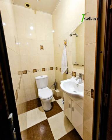 5 սենյականոց բնակարան Նալբանդյան փողոցում, 140 ք.մ., 2 սանհանգույց, բարձր առաստաղներ