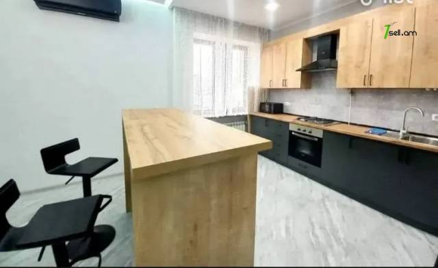 3 սենյականոց բնակարան նորակառույց շենքում Արգիշտի փողոցում, 109 ք.մ., 2 սանհանգույց