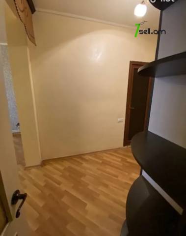 2 սենյականոց բնակարան Օրբելի եղբայրների փողոցում, 50 քմ, 5/9 հարկ, կապիտալ վերանորոգված