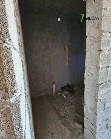 Երկու հարկանի տուն, Դավթաշեն 1-ին թաղամաս Դավիթաշենում, 500 ք.մ., 2 սանհանգույց