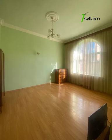 3 սենյականոց բնակարան Ամիրյան փողոցում, 90 ք.մ., 2 սանհանգույց, բարձր առաստաղներ