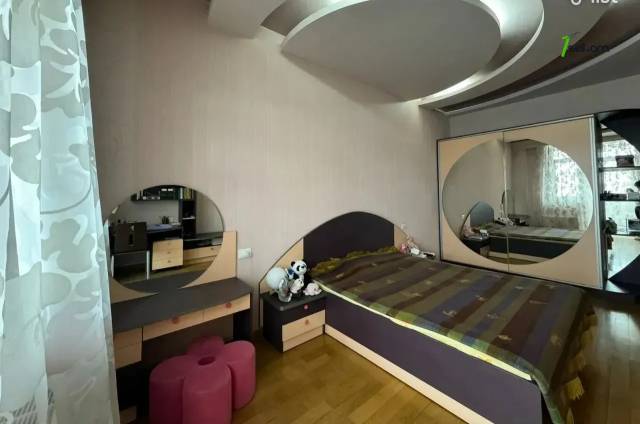 4 սենյականոց բնակարան նորակառույց շենքում Դերենիկ Դեմիրճյան փողոցում, 181 ք.մ., 4/11 հարկ