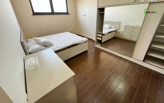 3 սենյականոց բնակարան նորակառույց շենքում Գրիգոր Լուսավորչի փողոցում, 88 ք.մ., 2 սանհանգույց